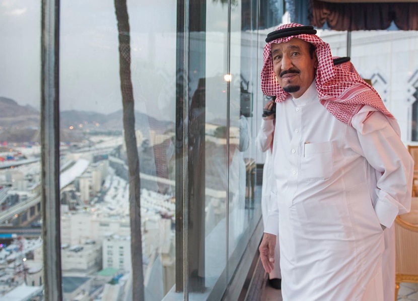 خادم الحرمين الشريفين يصل منى للإشراف المباشر على راحة حجاج بيت الله الحرام