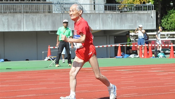 معمر ياباني يسجل رقما قياسيا في العدو للمسافات القصيرة