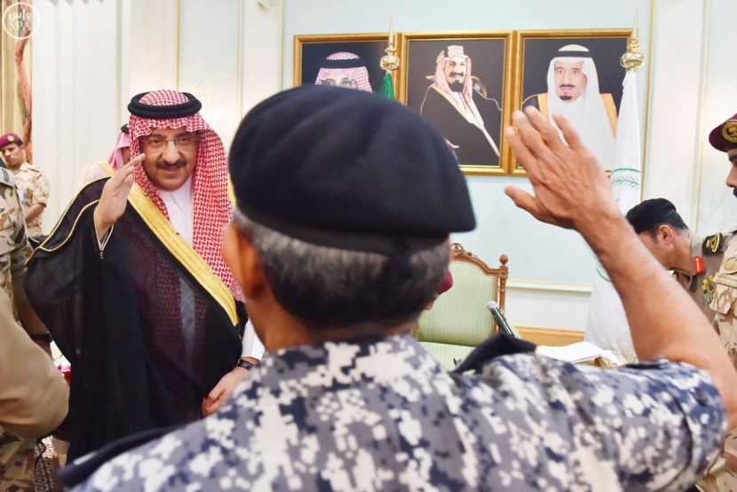 ولي العهد يلتقي مديري وقادة القطاعات الأمنية المشاركة في أعمال الحج