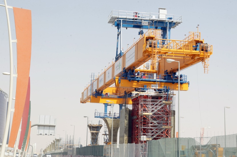 قصة مصورة : بدء تركيب جسور "قطار الرياض"