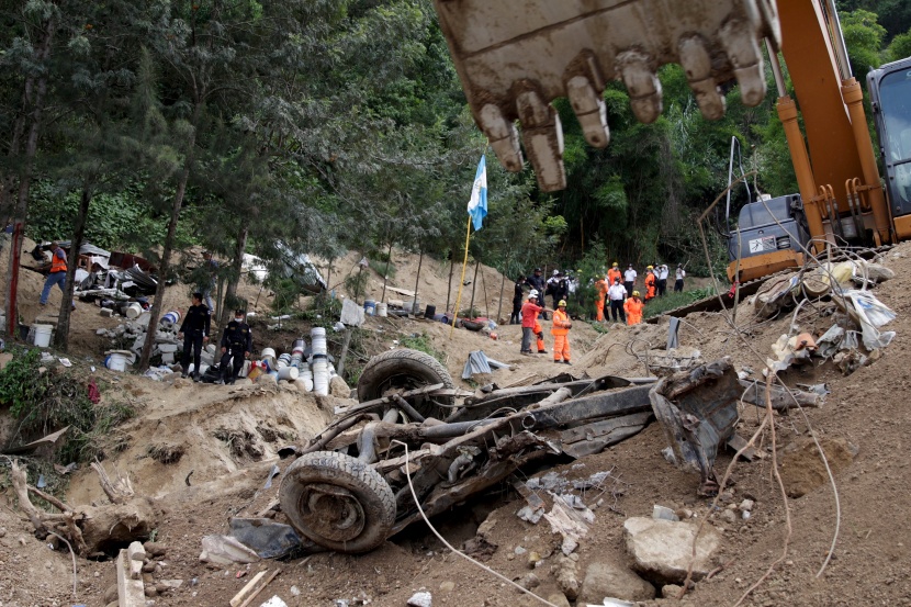 نحو مئة قتيل في انزلاق التربة في غواتيمالا