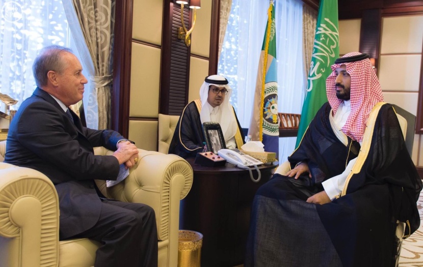 ولي ولي العهد يستقبل سفير فرنسا لدى المملكة