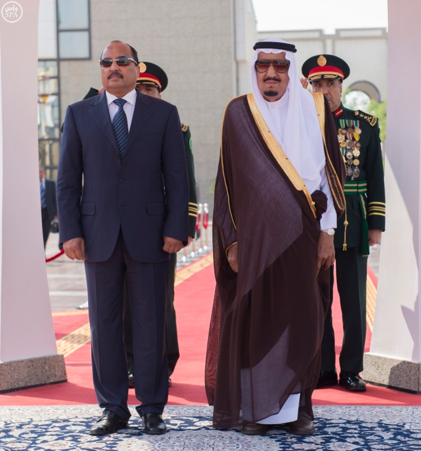 خادم الحرمين الشريفين يعقد جلسة مباحثات مع الرئيس الموريتاني
