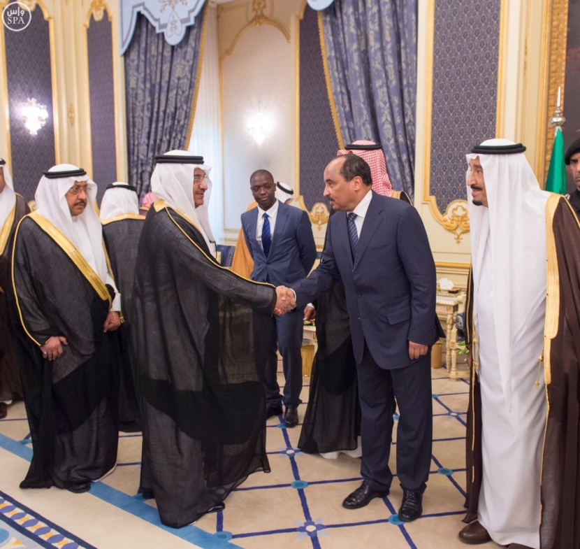 خادم الحرمين الشريفين يعقد جلسة مباحثات مع الرئيس الموريتاني