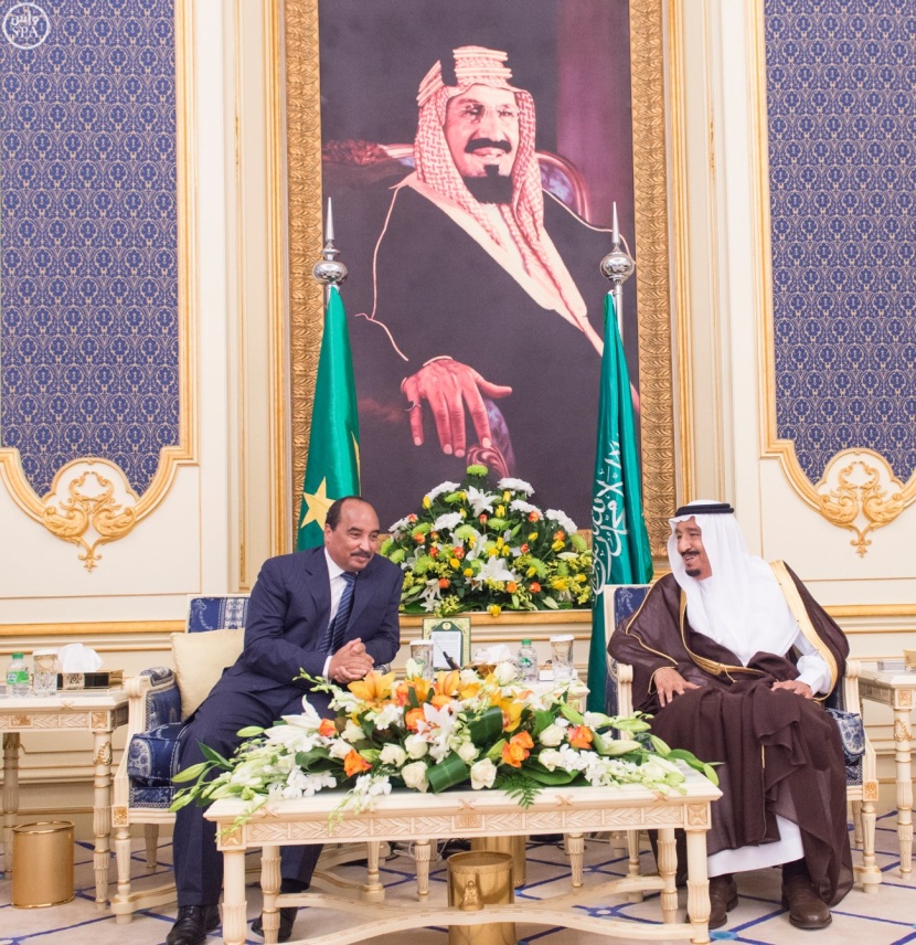 خادم الحرمين الشريفين يعقد جلسة مباحثات مع الرئيس الموريتاني