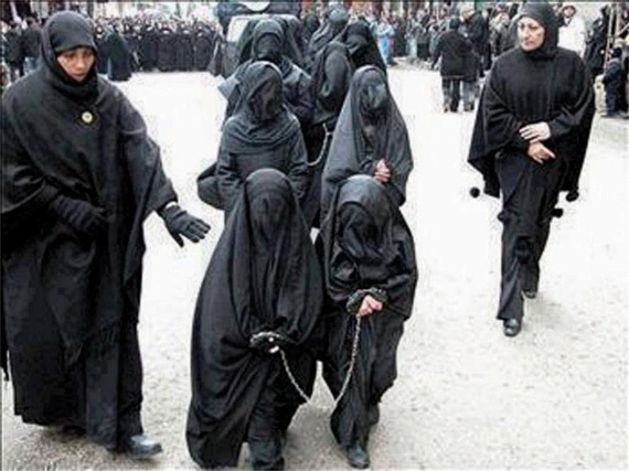 «الداعشيات» .. حين تجنّد المرأة لإذلال المرأة