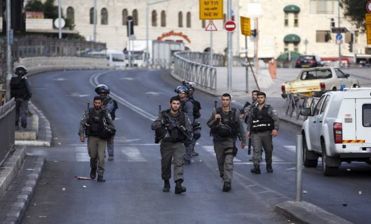 إصابة فلسطينية بجروح بعدما فجرت سيارتها عند حاجز في الضفة الغربية