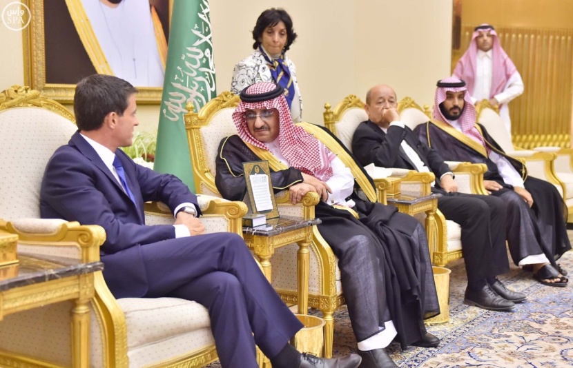 ولي العهد يستقبل رئيس وزراء فرنسا