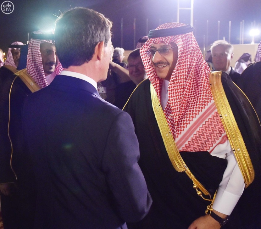 ولي العهد يستقبل رئيس وزراء فرنسا