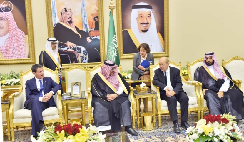 ولي العهد يستقبل رئيس وزراء فرنسا