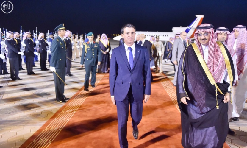 ولي العهد يستقبل رئيس وزراء فرنسا