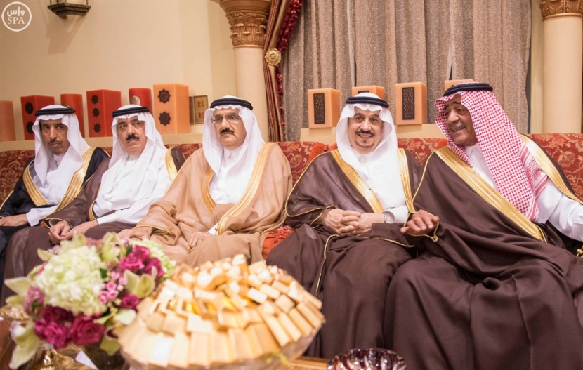 خادم الحرمين يعقد جلسة مباحثات مع رئيس الوزراء الفرنسي