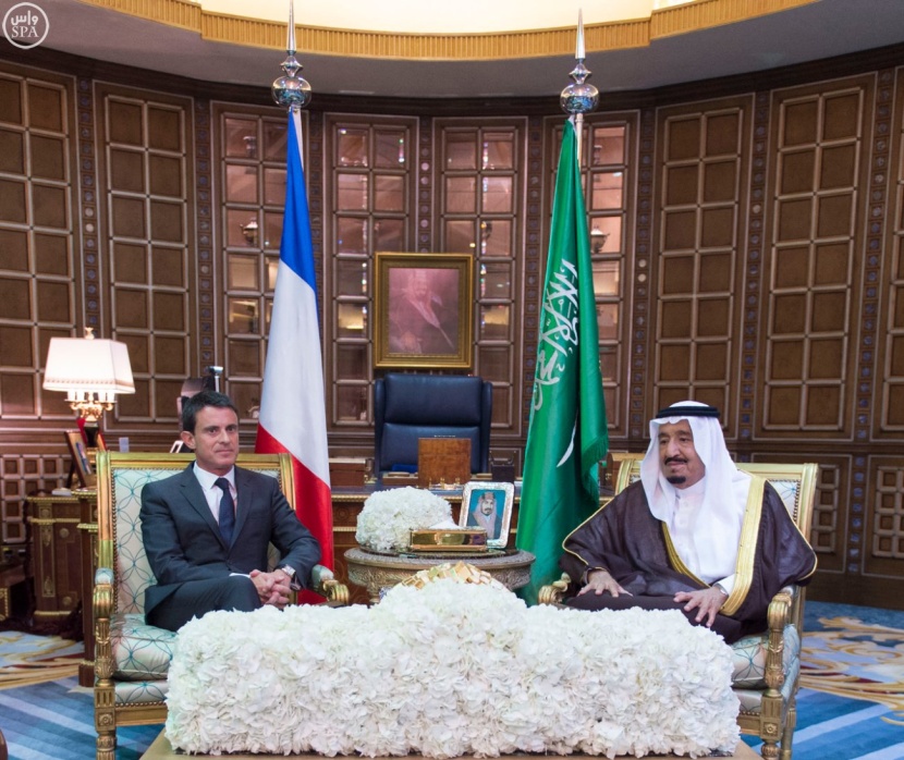 خادم الحرمين يعقد جلسة مباحثات مع رئيس الوزراء الفرنسي