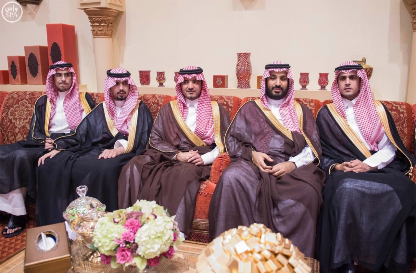 خادم الحرمين يعقد جلسة مباحثات مع رئيس الوزراء الفرنسي