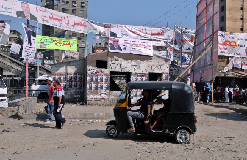 المصريون في الخارج يصوتون لاختيار برلمان جديد