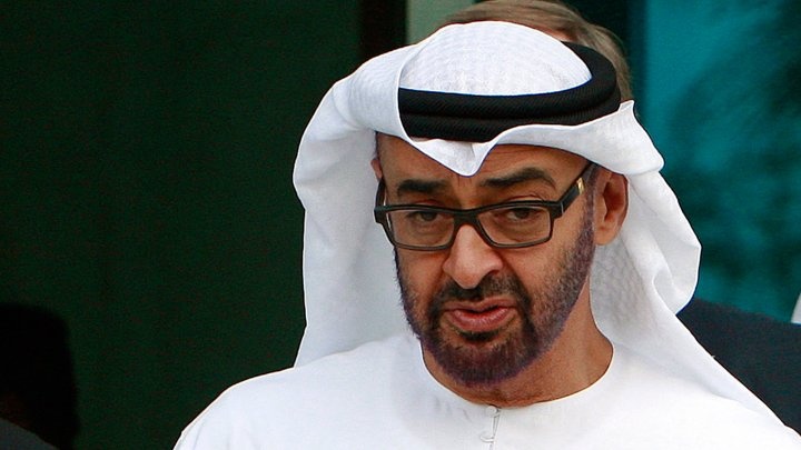 ولي عهد أبوظبي يبحث هاتفيًا مع الرئيس الأمريكي قضايا المنطقة