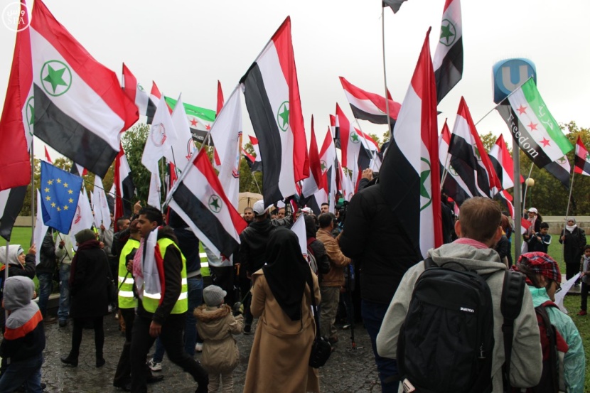 مظاهرة أمام الأمم المتحدة في فيينا للتنديد بالاتفاق النووي وتواطؤ الغرب مع الدولة الفارسية