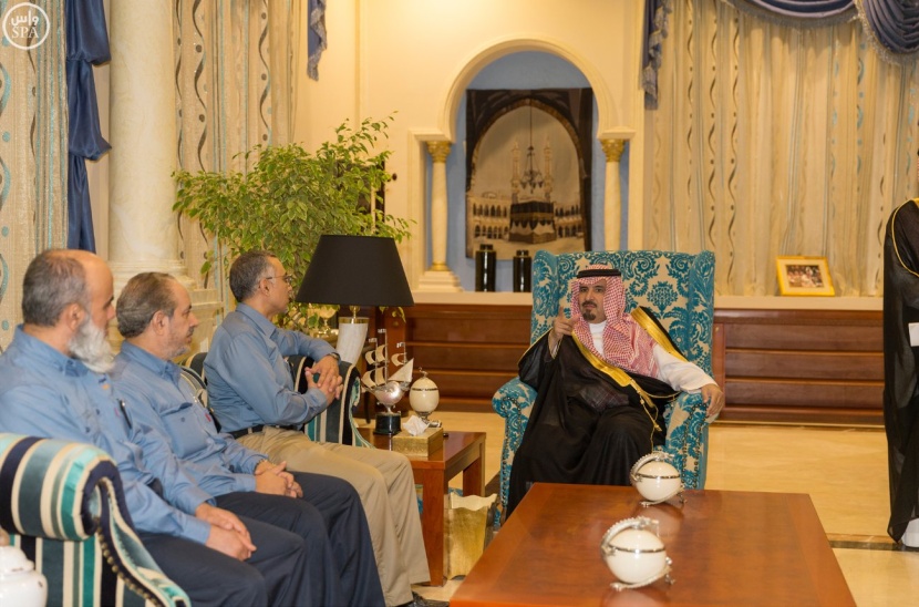 أمير الجوف يبحث مع الرئيس التنفيذي مشكلة انقطاع الكهرباء عن القريات وطبرجل