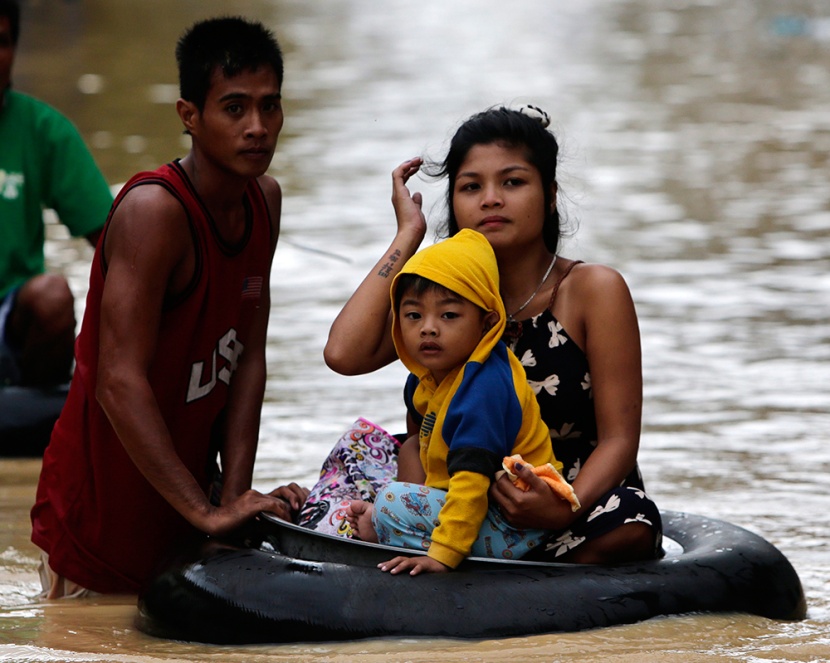 ارتفاع حصيلة ضحايا إعصار الفلبين إلى 14 قتيلا
