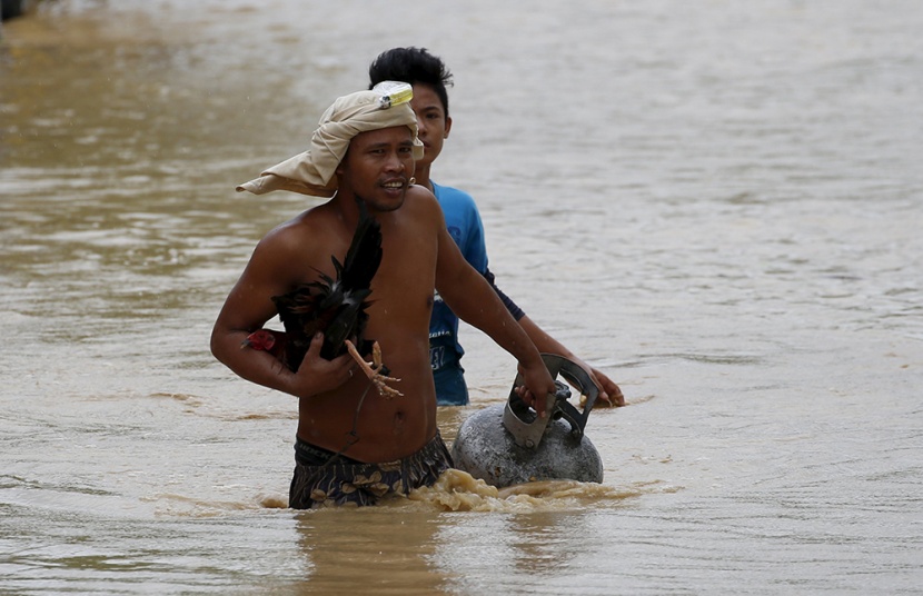 ارتفاع حصيلة ضحايا إعصار الفلبين إلى 14 قتيلا