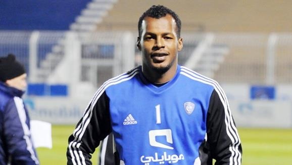 دونيس يستبعد شراحيلي من بعثة الهلال المغادرة إلى دبي