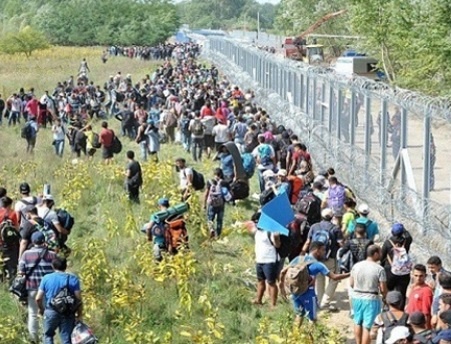 سلوفينيا تفتح حدودها مع كرواتيا أمام ألاف اللاجئين والمهاجرين العالقين منذ أيام