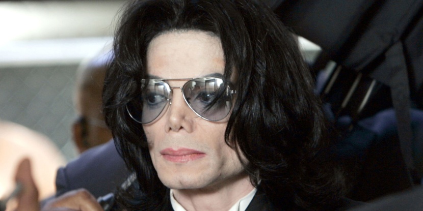 ابنة مايكل جاكسون غاضبة لأداء ممثل أبيض دور أبيها الراحل