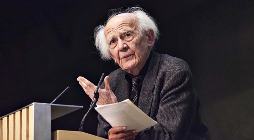 «زيجمونت باومان».. ناقد إثراء الأقلية وإفقار الأكثرية