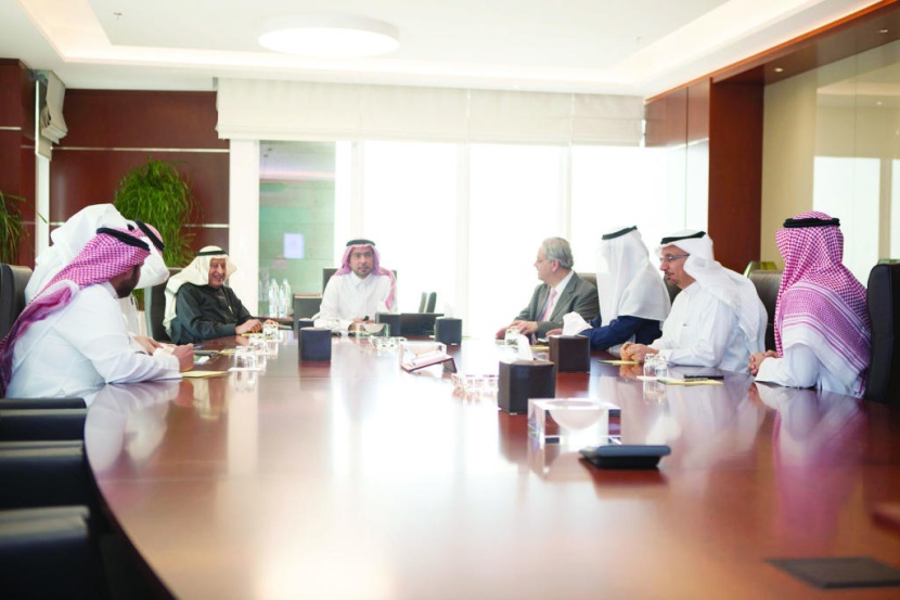 وزير الإسكان يبحث سبل التعاون مع «العربي الوطني» لتنمية قطاع الإسكان
