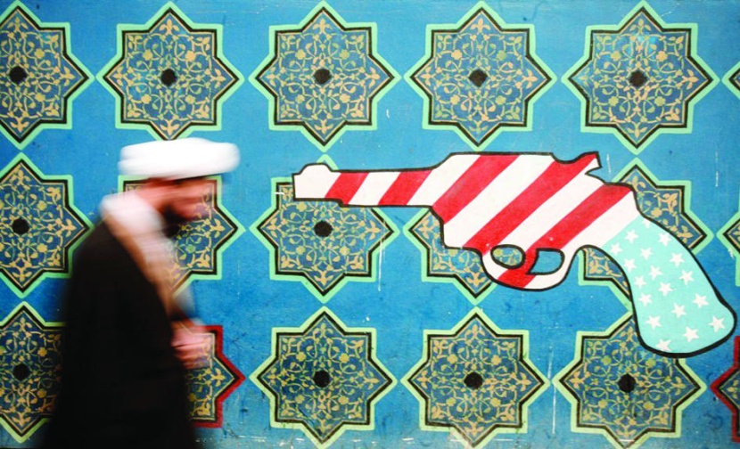 لردع إيران .. تعزيز عصا «العقوبات» وتحييد جزرة «النووي»