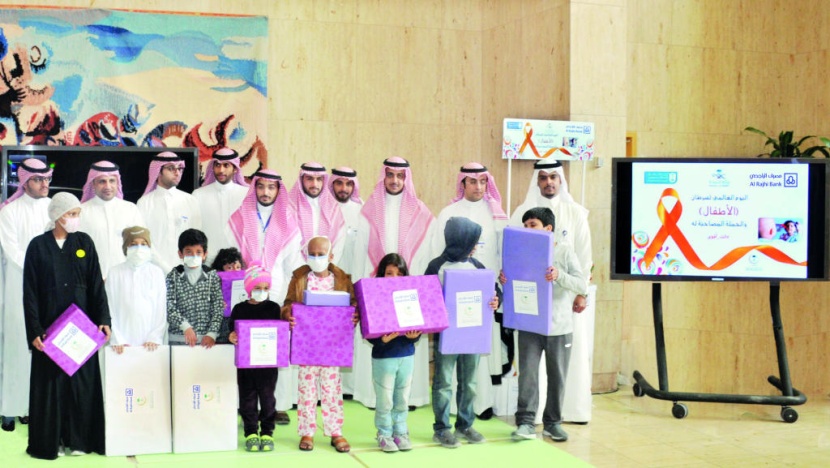 موظفو وموظفات «الراجحي» يتطوعون في اليوم العالمي لسرطان الأطفال