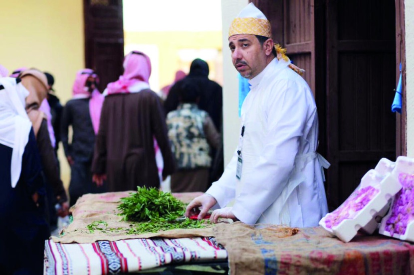 برائحة الورد والنعناع .. جناح المدينة المنورة يستقبل زائريه في «الجنادرية»