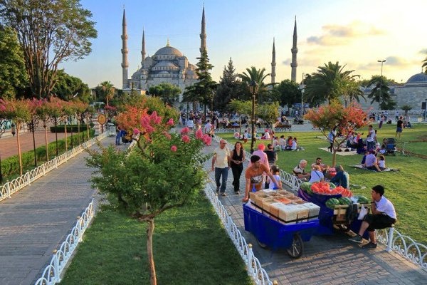 حركة السياحة في تركيا تواصل تراجعها خلال الشهر الماضي
