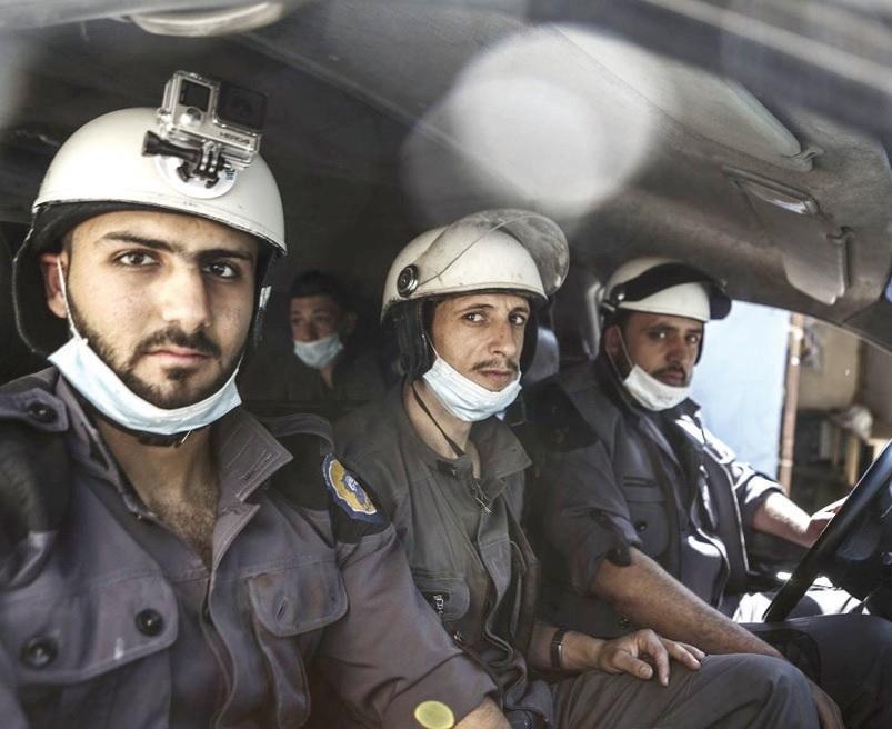 تحت ركام الموت ثمة حياة ..
«الخوذ البيضاء» تنتصر