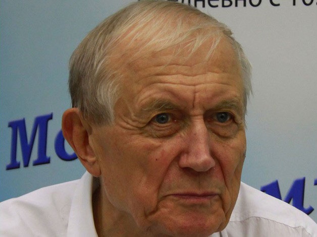 وفاة الشاعر والأديب الروسي يفتشينكو عن 85 عاما