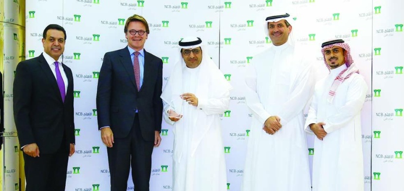 البنك الأهلي يحصل على جائزة التميز في الجودة 
من مصرف جي بي مورجان لعام 2016