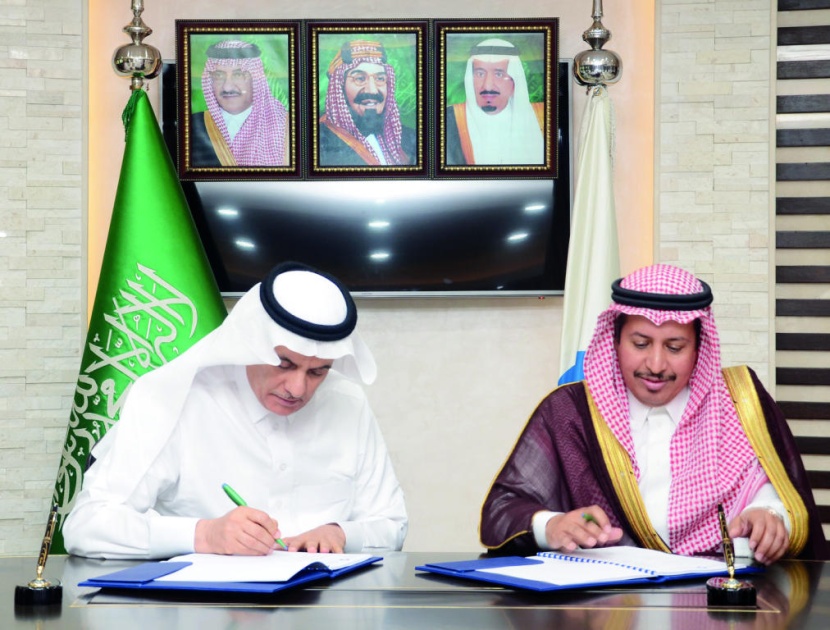 المهندس الفضلي يوقع عقد مشروع نظام نقل مياه الشعيبة / منى (ب)