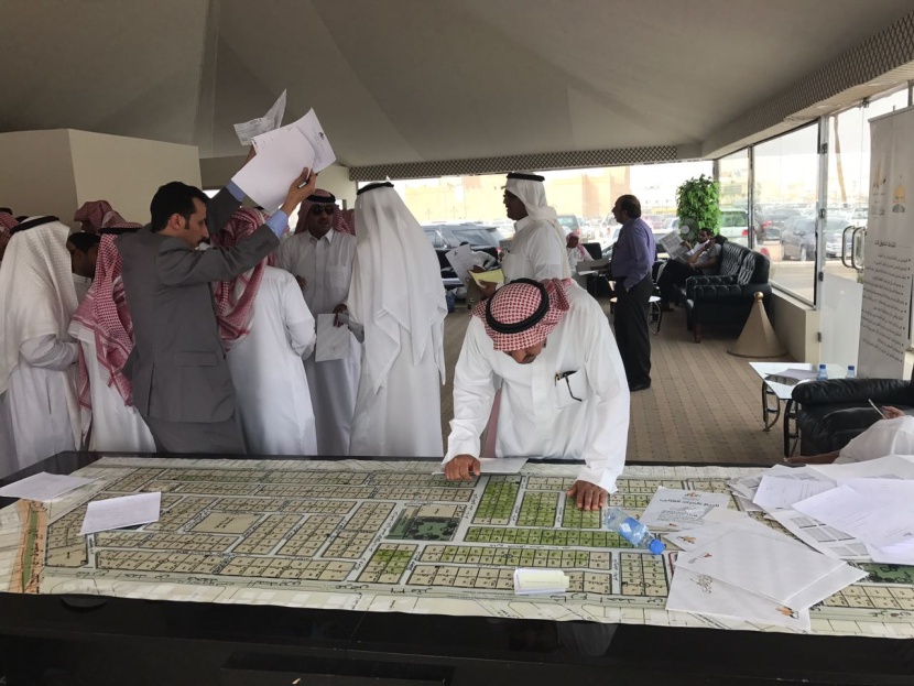 مزاد تركة الراجحي : بيع ٩ بلكات و١٤ قطعة سكنية .. والأسعار بين١٩٠٠ إلى ٤٠٠٠ ريال للمتر