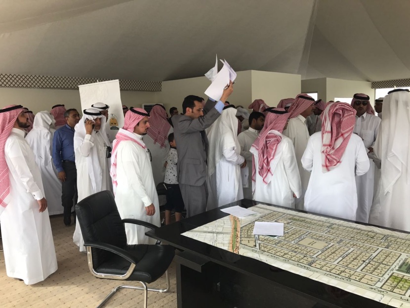 مزاد تركة الراجحي : بيع ٩ بلكات و١٤ قطعة سكنية .. والأسعار بين١٩٠٠ إلى ٤٠٠٠ ريال للمتر