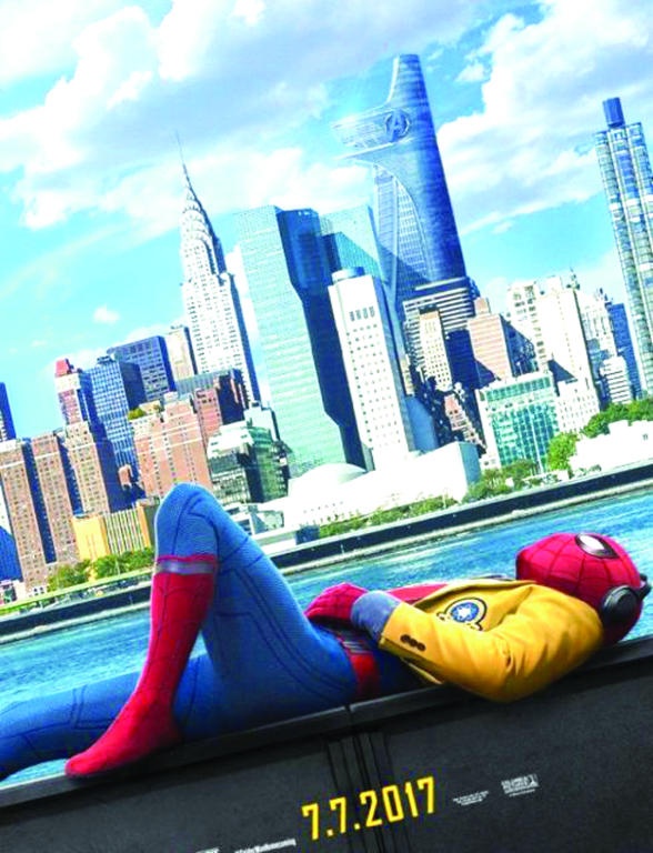 الرجل العنكبوت يعود إلى الوطن بشخصية كوميدية