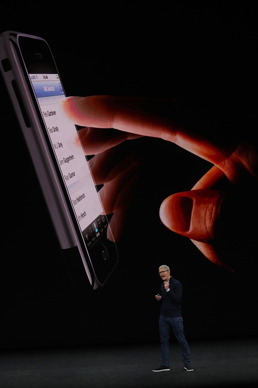 "آبل" تطرح النسخة الخاصة  iPhone X  بتصميم جديد وأسعار تبدأ من 1000 دولار 