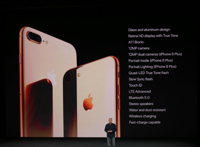 "آبل" تطرح النسخة الخاصة  iPhone X  بتصميم جديد وأسعار تبدأ من 1000 دولار 