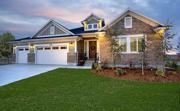 بناء المنازل بأمريكا يتراجع للشهر الثاني على التوالي