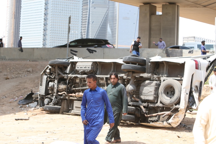 سقوط مركبتين من على كبري في الرياض .. وإصابة 6 أشخاص