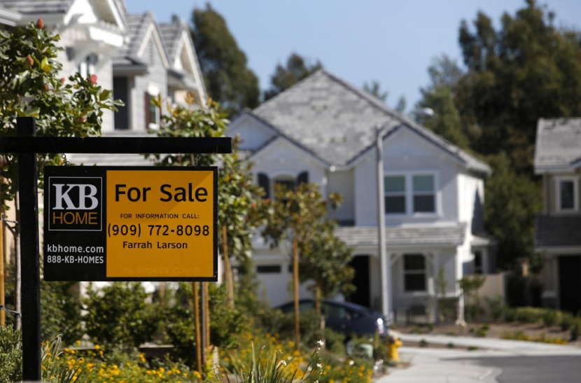 تراجع المبيعات المؤجلة للمساكن في أمريكا إلى أقل مستوياتها منذ أكثر من عام