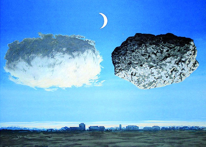 غمامةٌ تدفعها غمامة