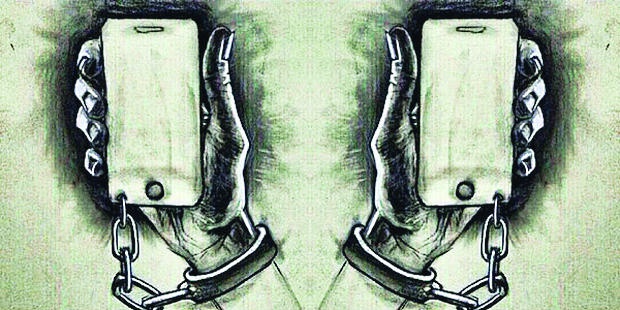 العبودية الناعمة .. تكنولوجيا تقدم الغائب على الحاضر