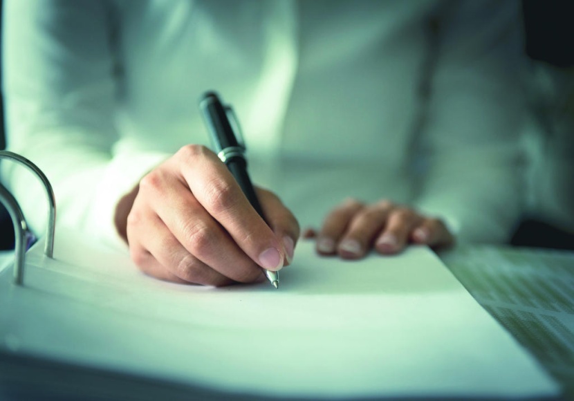 «صاحب المعالي والسعادة».. المخاطبات الرسمية تزلف أم تأدب؟