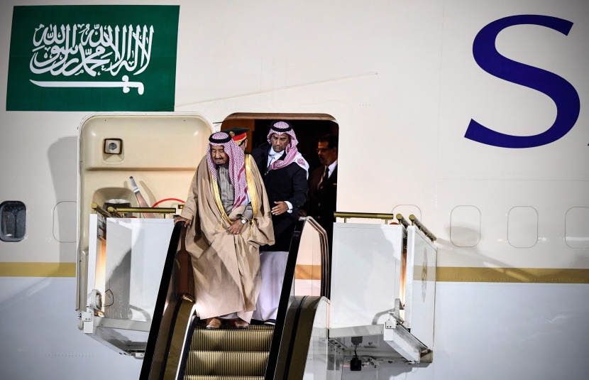 قصة مصورة.. وصول الملك سلمان إلى موسكو