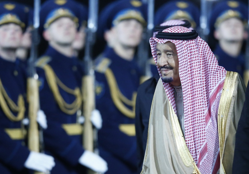 قصة مصورة.. وصول الملك سلمان إلى موسكو